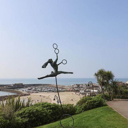 Granny'S Teeth Vila Lyme Regis Exterior foto