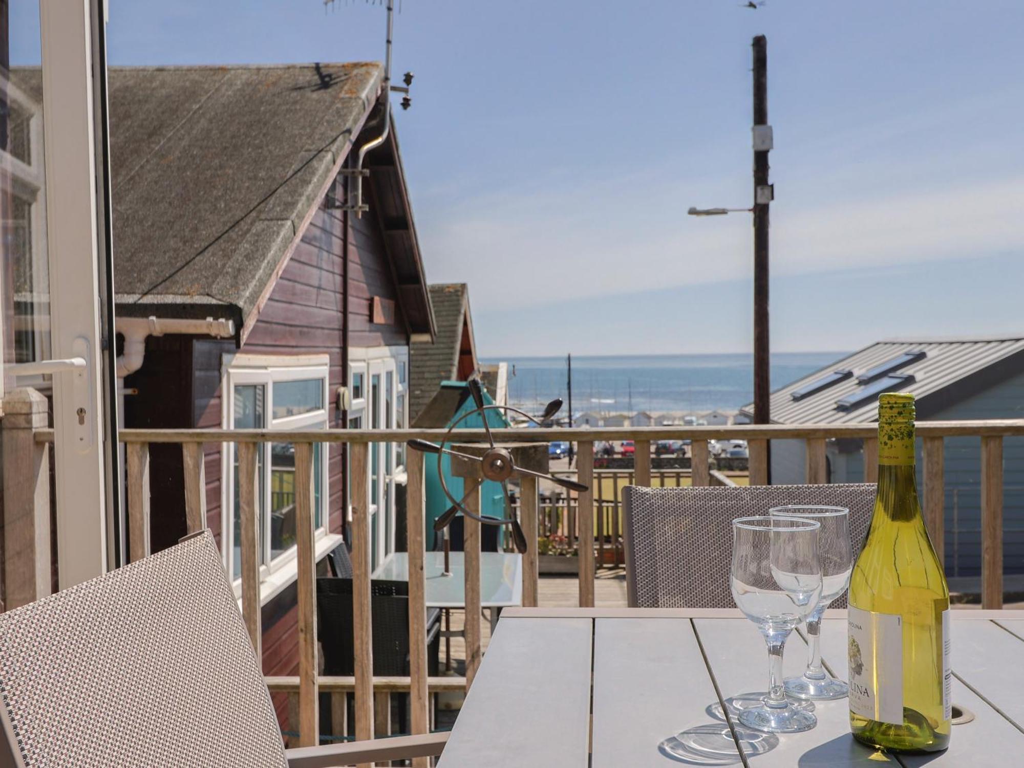 Granny'S Teeth Vila Lyme Regis Exterior foto